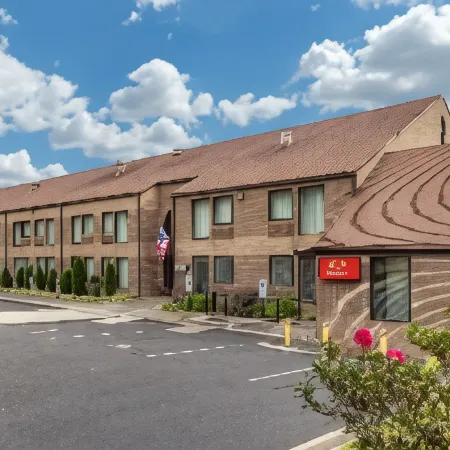 Econo Lodge & Suites Southern Pines