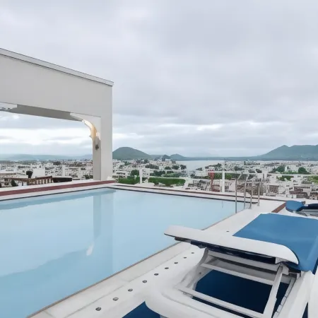 Raj Kuber - A Boutique Lake View Hotel