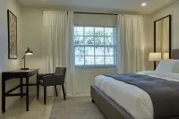Modern & Spacious Luxury Apartment – Steps to the Beach - 4-نجوم