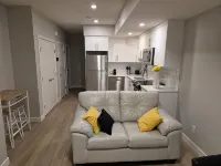 Spacious and Modern 2-Bedroom Apartment in Calgary - 레지던스