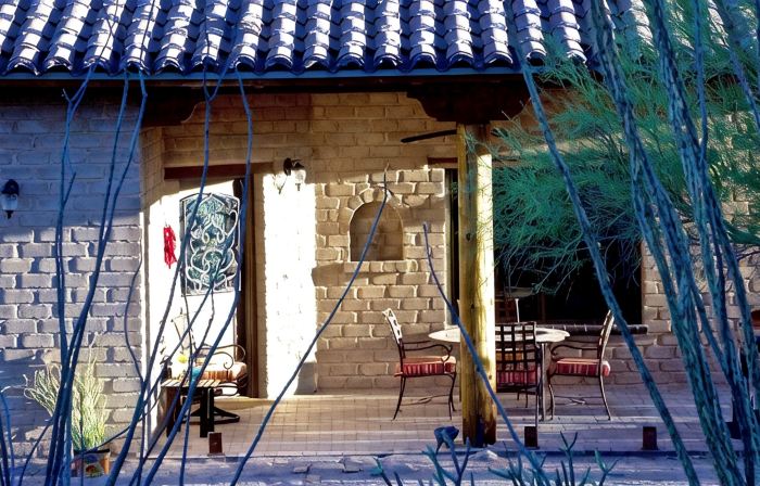Authentic Tucson Experience: Mud Adobe Casita Nestled in Canyon Among Wildlife