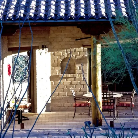 Authentic Tucson Experience: Mud Adobe Casita Nestled in Canyon Among Wildlife