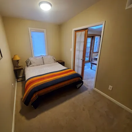 Cozy Downtown Guesthouse