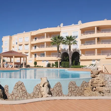 Fabulous Sea Views, Wi Fi, Walk to Restaurants and to Luz Blue Flag Beach