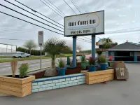 Gulf Coast Inn - parking