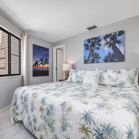 Sunny Side Up 2 bed 2 bath steps to the gulf!