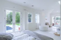 Private Westhampton Escape 5Br, Pool, Hot Tub, Near Beach - 빌라