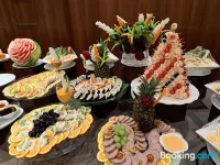 Naviti Warwick Al Khobar - breakfast