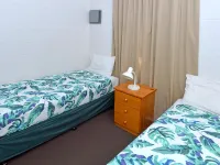 City Gardens Apartments Hotels near Aquascene