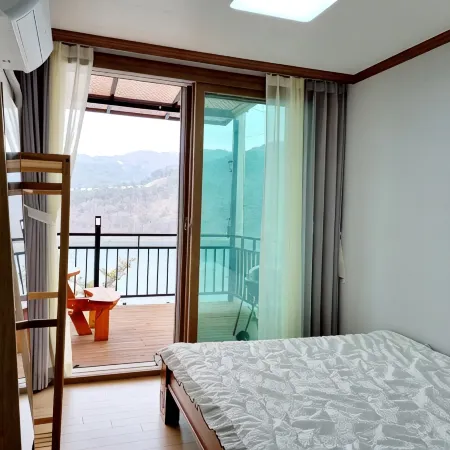 Hwasun Shim & View Pension