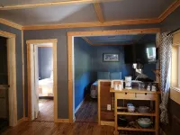 Overlook Inn & Cabins - parking
