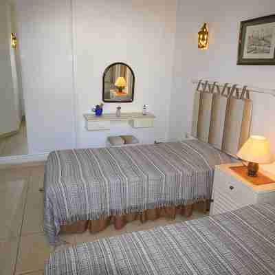Super family villa has Wi Fi, private pool, walk to village & beach! Rooms