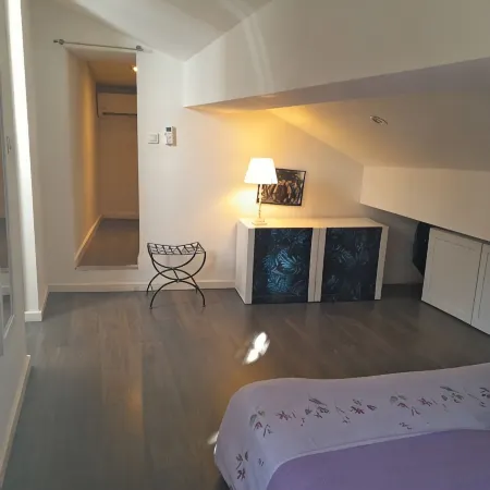 Right in the Historic Center Very Quiet Cocoon Apartment 2 Air-Conditioned Bedrooms