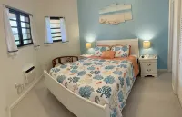 Gorgeous Beach front 2 bed 2.5 bath condo "Serenity by the Sea" - Homestays