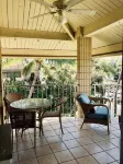 Penthouse Retreat Steps to Beach. Sweeping Ocean Views, Designer 5 Star Escape - 4-Star