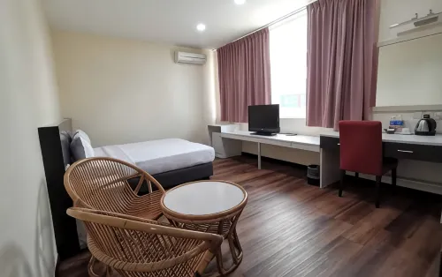 Prince Hotel - parking