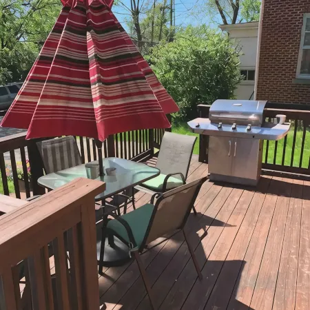 Lovely Home: Sleeps 9, Fire-Pit, Walk to Downtown, Eku, & Parks; 2Miles to I-75