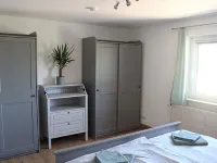 Moderne Ferienwohnung mit Großem Außenbereich, Familien- und Haustierfreundlich Hotels in Struppen