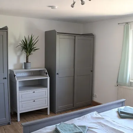 Moderne Ferienwohnung mit Großem Außenbereich, Familien- und Haustierfreundlich
