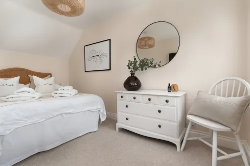 Situated on one of St Ives's most iconic streets, - balcony