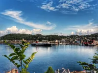 Sea side apartment close to everything - ห้องครัว