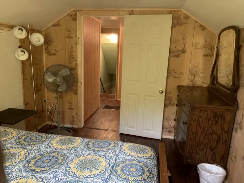 Trout Lake-Summer/Fall/Winter- UP near Mackinaw City/Beautiful Landmarks - Homestays
