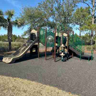 Coastal Dreamer-Family Friendly, 2 Kitchens, Golf Cart Included, Close to Beach Others
