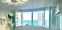 Endless Summer City Suite - Stylish Stay in Prime Location - Kitchen