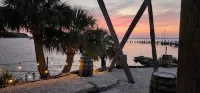 Quality Inn & Suites Gulf Breeze Bayside Near Pensacola Beach - Beach