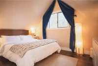 🏔 Blue Ox Basecamp Cabin: WiFi, Hot tub, Fireplace by Mt Rainier National Park - シャレー