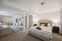Spacious Cozy Family Home w/ Hot Tub, Private Yard, Fire Pit - キッチン