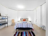 Charming 1-bedroom apartment in downtown historic Weston - 3-Star