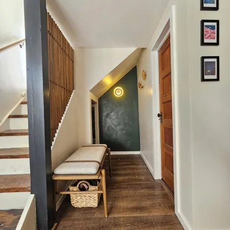 Eclectic Artist Flat: Great midpoint between Seattle, Tacoma, and National Parks
