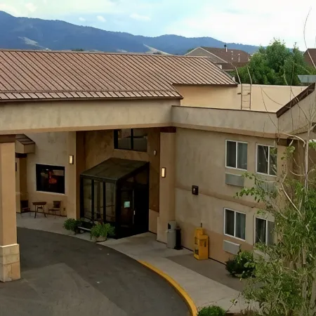 Broadway Inn Conference Center