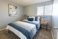 Charming 4-bedroom Townhouse  25 min from Denver - WiFi