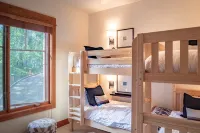 Luxury Condo, Close to Gondola, Private Hot Tub, Great Ski Access - Wifi