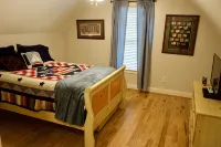 Explore, Relax: Mountain House, Yahoola Creek, Cherokee Forest - balcony