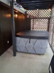 Cute Cabin with Hot Tub, Wifi and Roku. Queen Bed Close to Ratcliff Lake - Hytter
