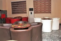 C'Ron Hotels and Suites - parking