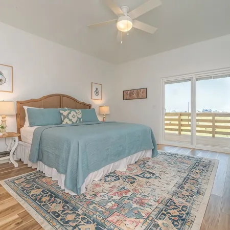 Yellowtail Flats ~ New house on canal in Rockport ~ Great outdoor Space