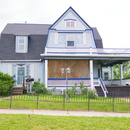 1901 Colonial Charm