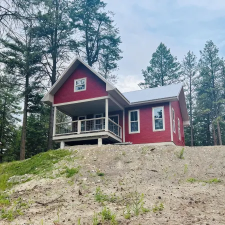 Grand Opening Pricing! 401A Cozy Cabin with views of Flathead Lake