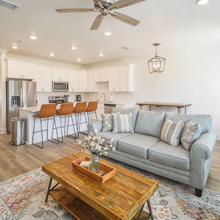 New  3BR/3.5BA condo 1.2 miles from MSU and 1.9 miles from the Cotton District!