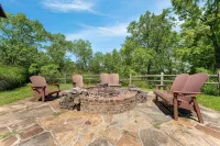 Location! Stunning 7b/8b, Sleeps 30! by Sdc w/Lake View, Hot Tub, &Theater! - 4-Star