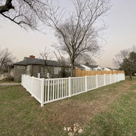 Spacious Midtown 4 bedroom, 3 bath house with private yard. Close to Expo Center