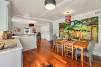 Luxurious Downtown Digs - Kitchenette