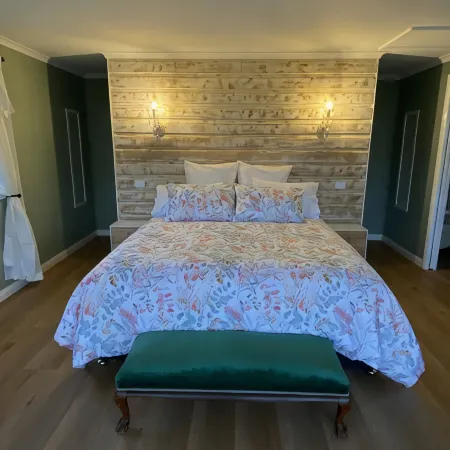 Q1 on Crestview, Adorable 1 Bedroom Farm Stay Cabin