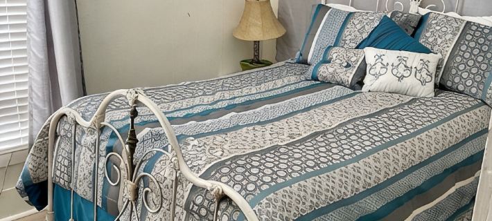 Doc's Hideaway, a Pet Friendly Home Near Manhattan Hotels in Riley County