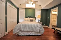 Romantic Historic Cottage in the Ozarks! - Homestays