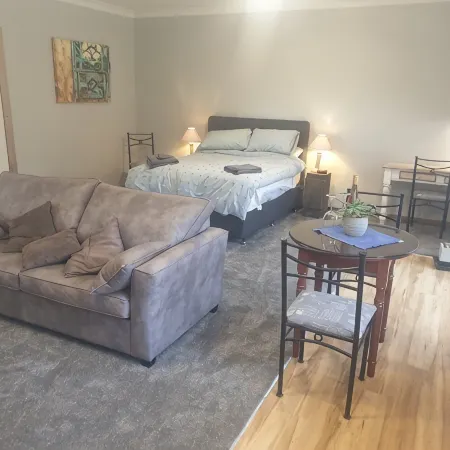 Entire Self Contained Suite, OffGrid Eco Farm Stay